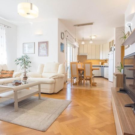 Spacious Apartment On A Great Location -Apartment Kuhta 比奥格勒·纳·莫鲁 外观 照片