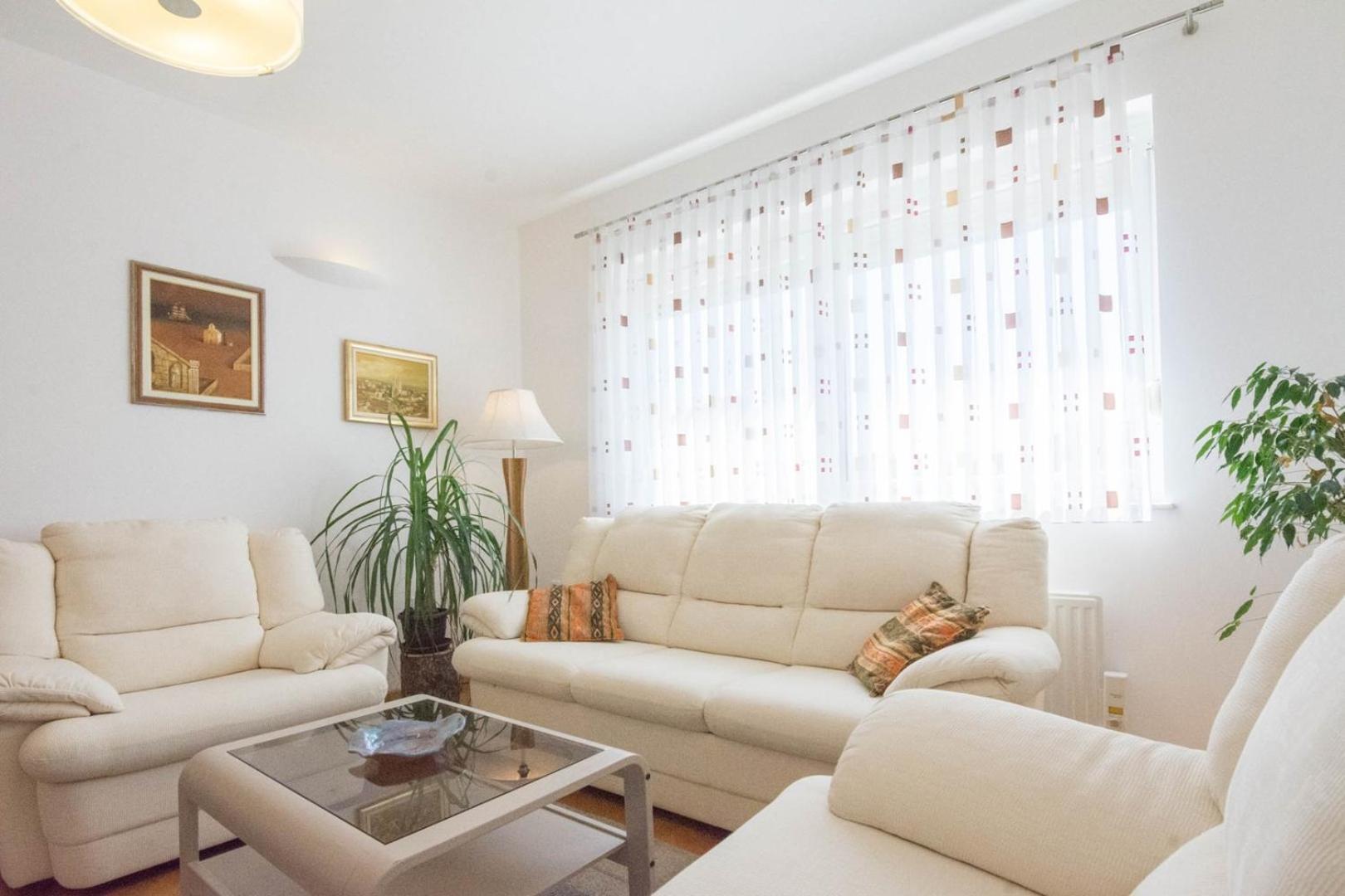 Spacious Apartment On A Great Location -Apartment Kuhta 比奥格勒·纳·莫鲁 外观 照片