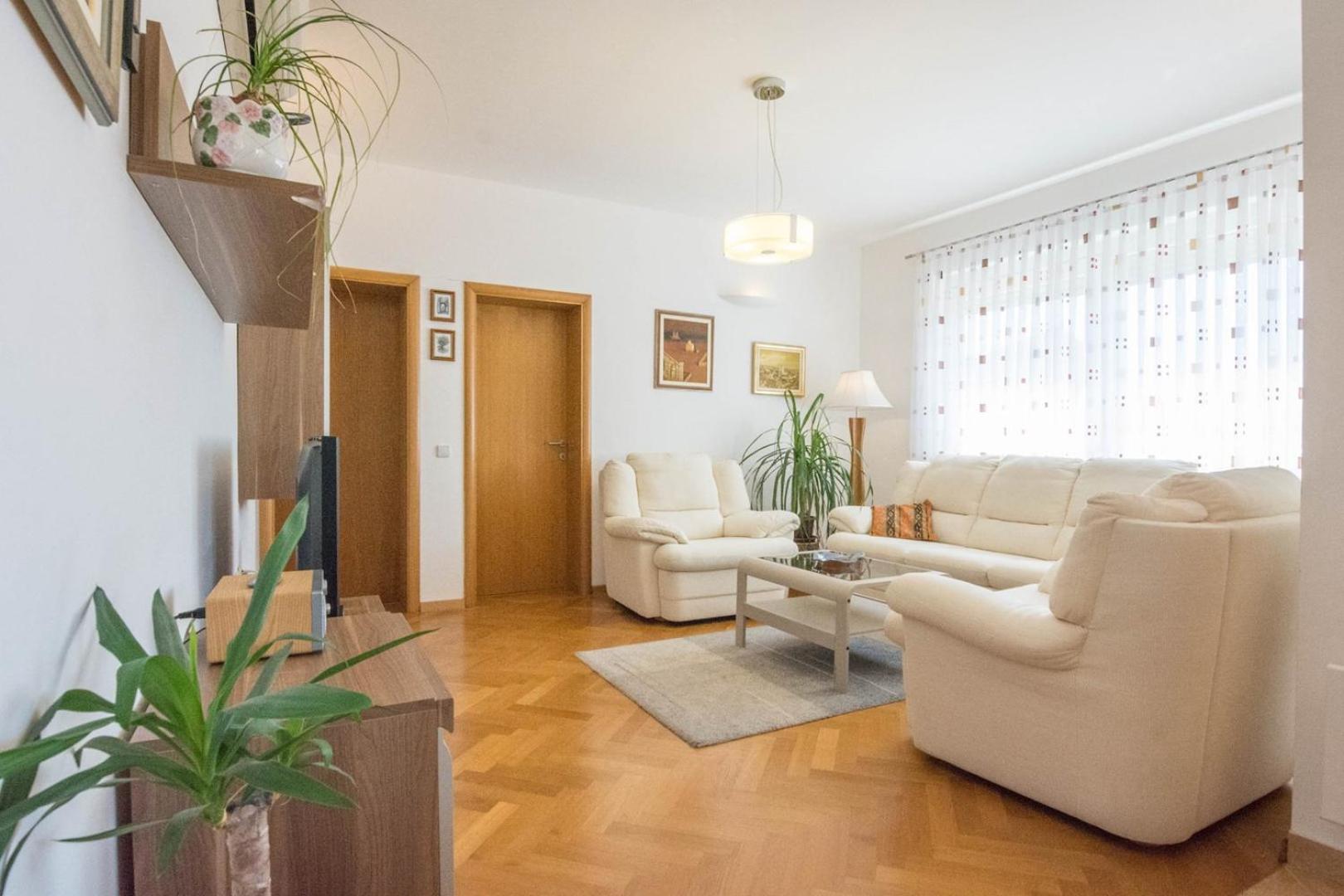 Spacious Apartment On A Great Location -Apartment Kuhta 比奥格勒·纳·莫鲁 外观 照片