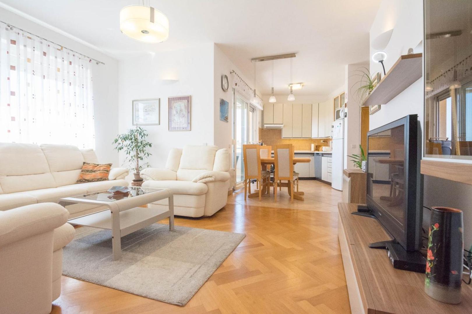 Spacious Apartment On A Great Location -Apartment Kuhta 比奥格勒·纳·莫鲁 外观 照片